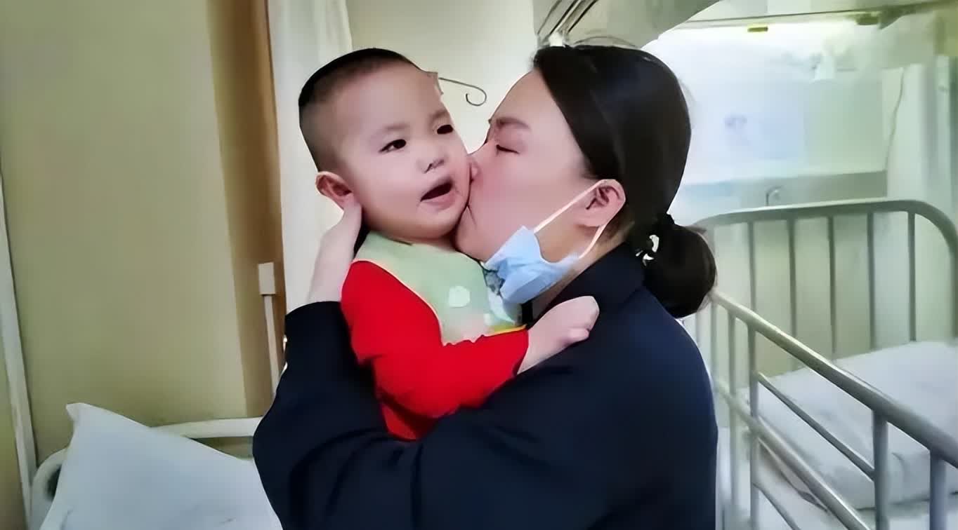 2021年，黑龙江一对夫妻终于盼来了双胞胎，心里别提有多高兴了。可没想到，仅仅过