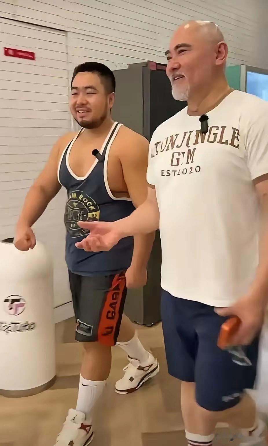 赵文瑄去面基了，见了面儿以后，非常开心的交流健身，轻松有愉快，完全没有任何明星的