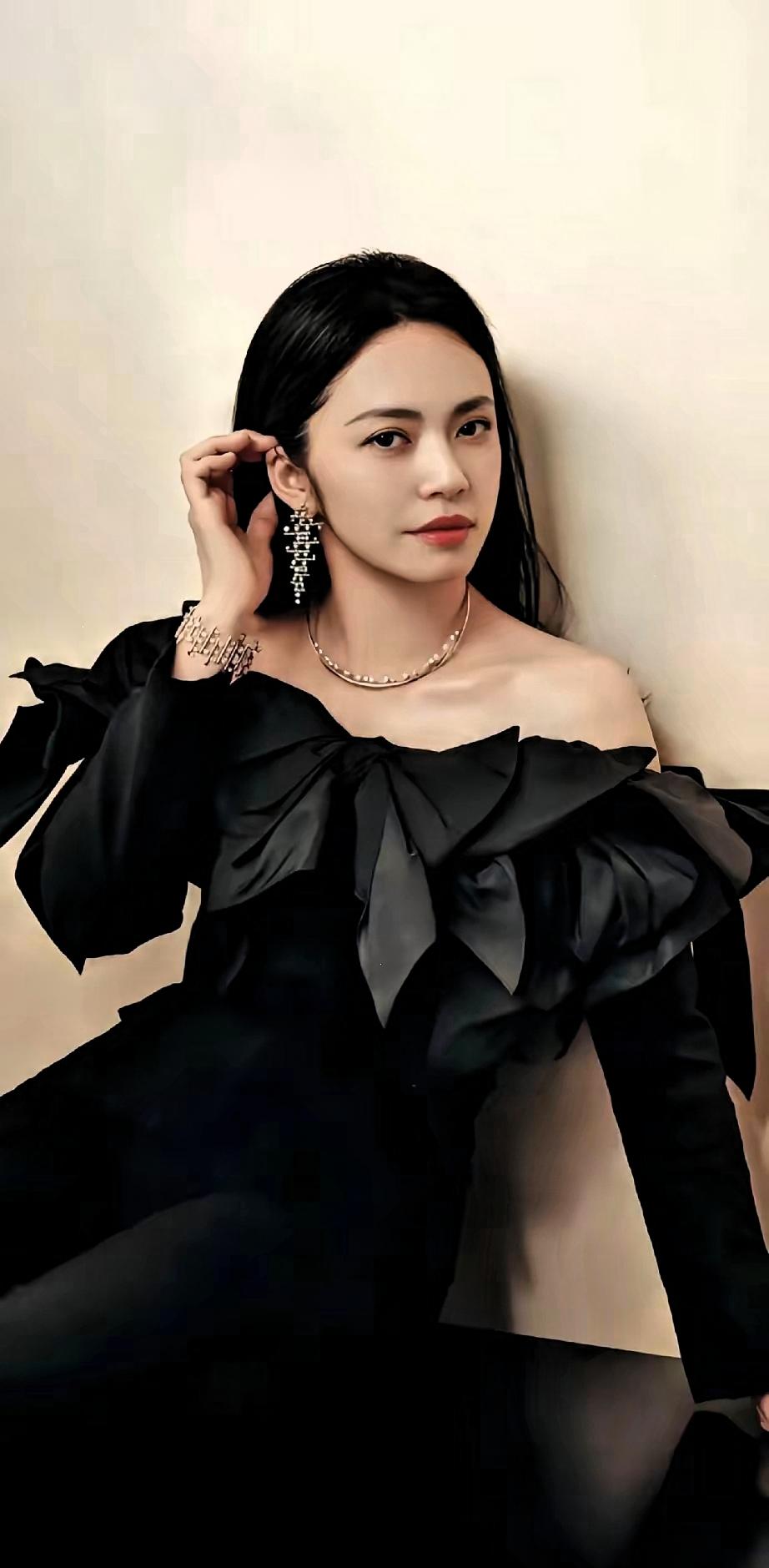 果然姜还是老的辣，​我问老爸:“为什么姚晨官宣离婚，人民网还要批评她，不是很多