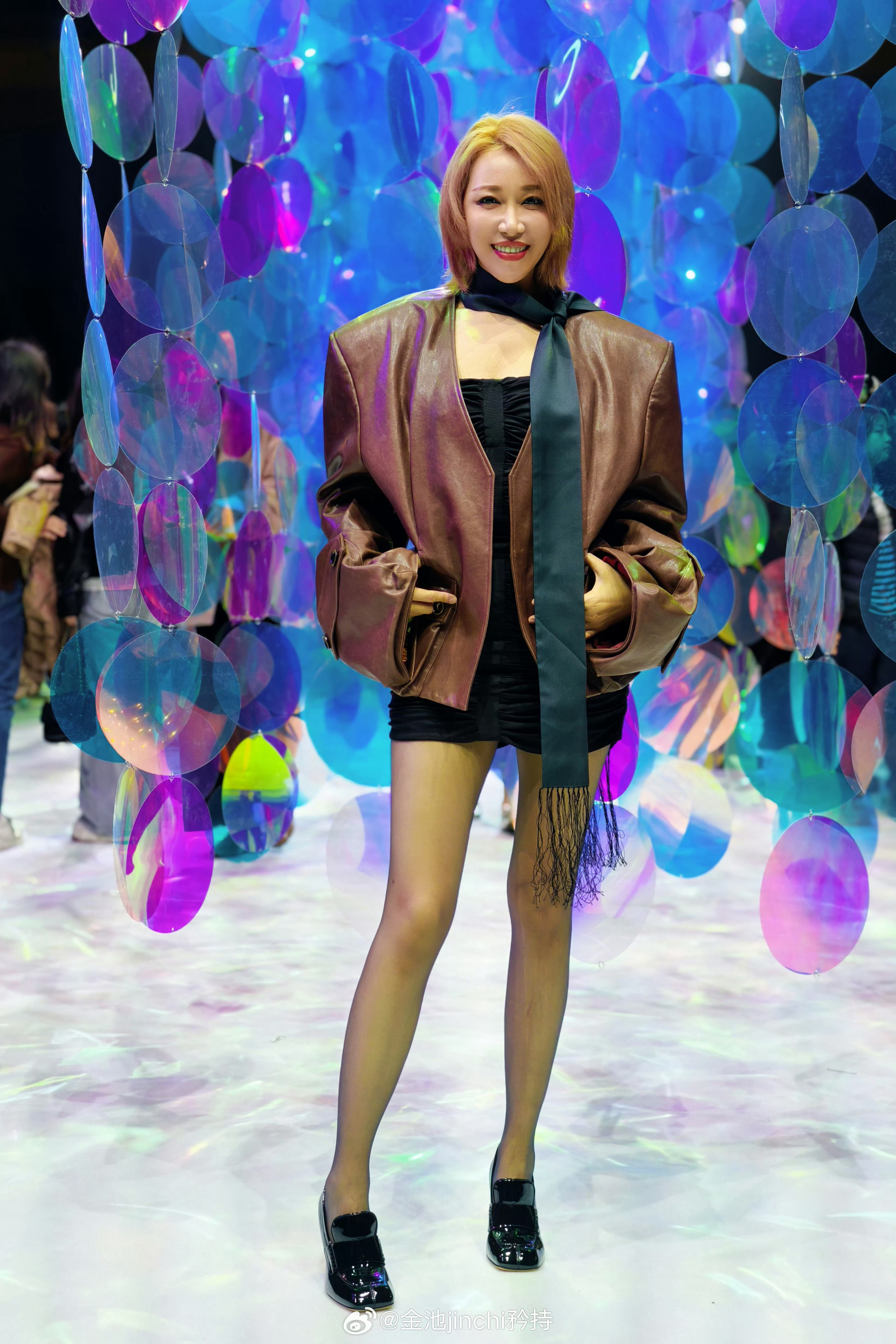 金池🖤中国国际时装周黑丝