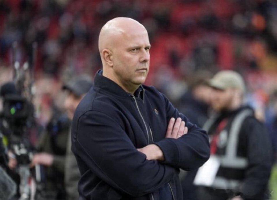 斯洛特在被问及利物浦是否承受得起让阿利森离队时表示：“我认为俱乐部的运营有其特定