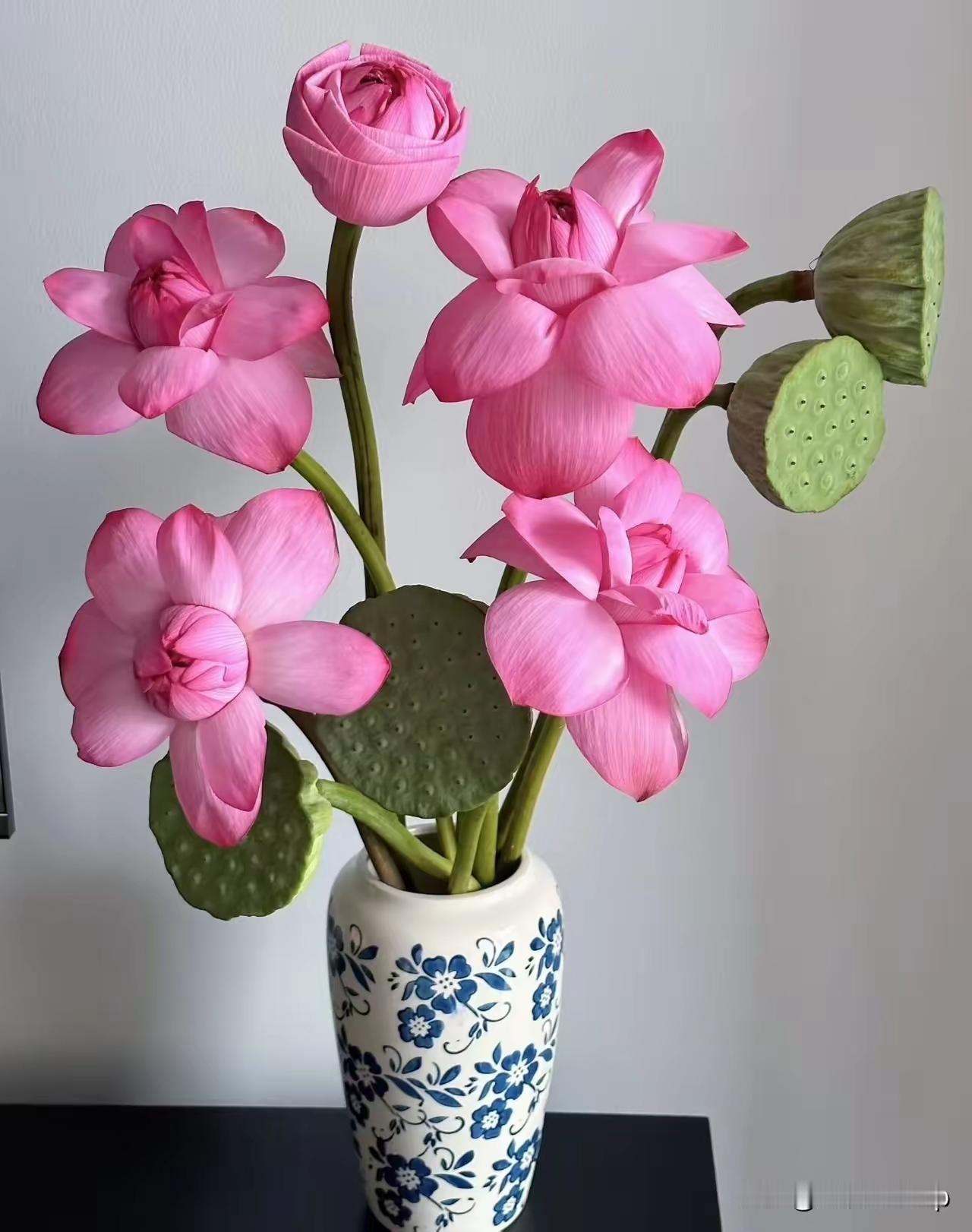 《人民日报》神级金句:一场雨，知道了雨伞的重要；一场病，知道了健康的重要。下雨