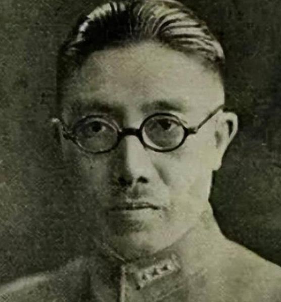 戴笠再牛也是军统的副局长，局长是谁？他更牛，死后葬在了八宝山。戴笠，作为国民党情