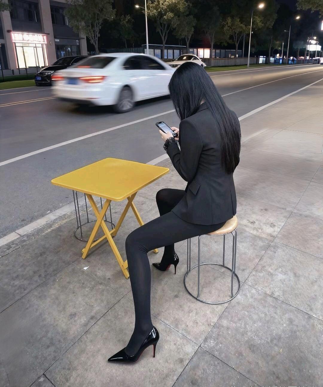 高跟鞋的女性魅力在哪里?