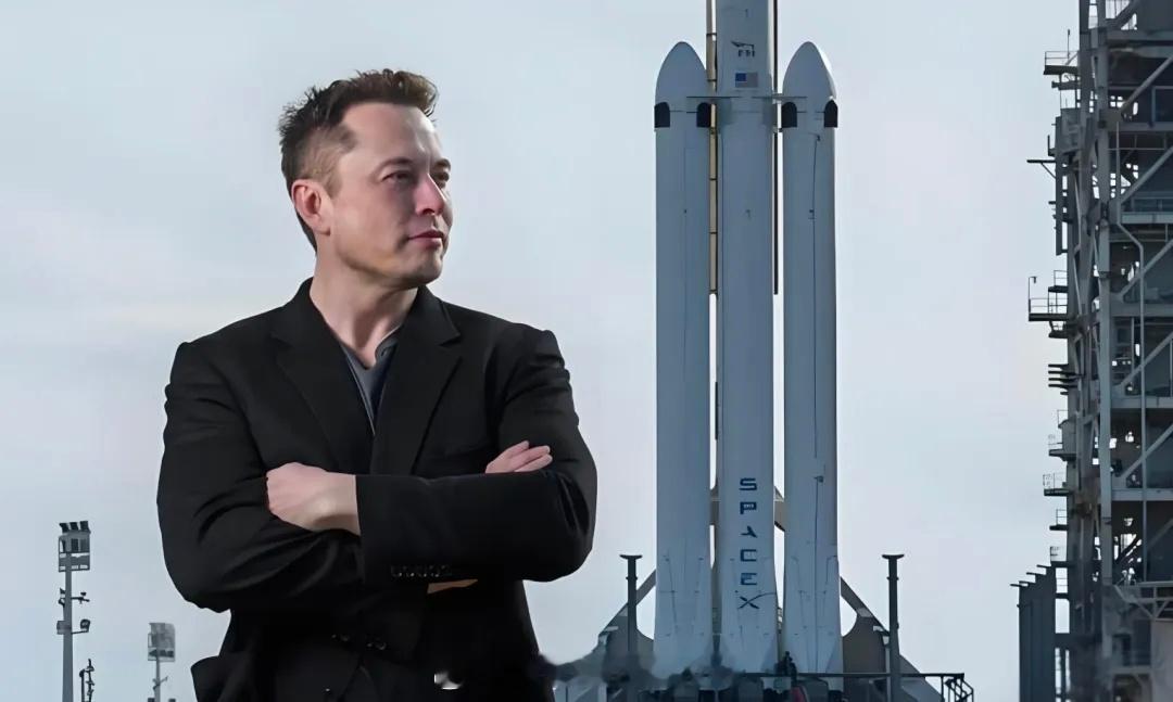 马斯克表示，他仍将在至少5年内担任特斯拉CEO，除非去世。此消息一出，特斯拉股价