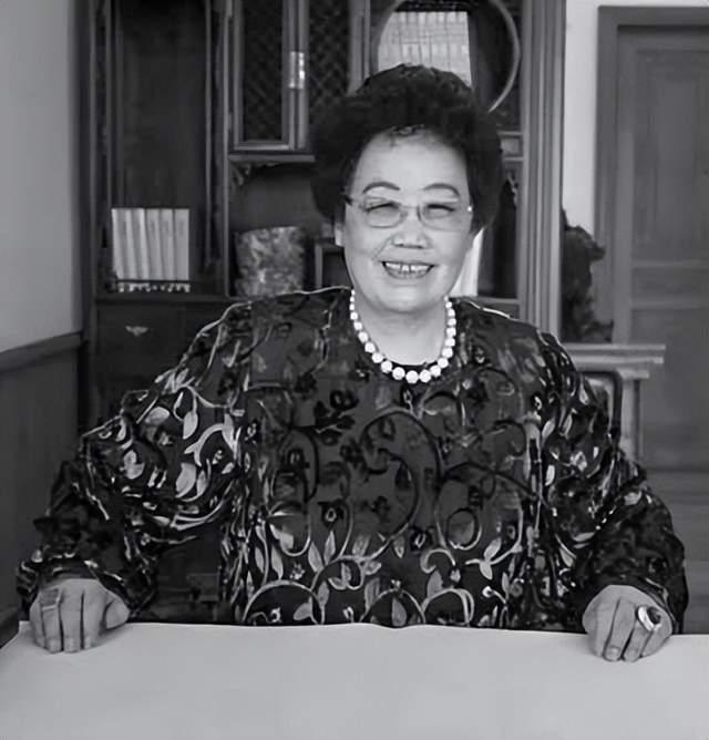 清明雨落，人心也跟着沉了。对“唐僧”迟重瑞来说，4月5日这天真像天塌下来——