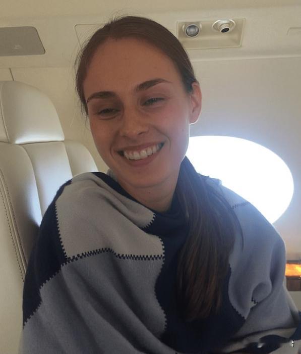 爱泼斯坦女友反击：如果我死了就曝光一切！她还发帖称：“马斯克不是最邪恶的恶魔，爱