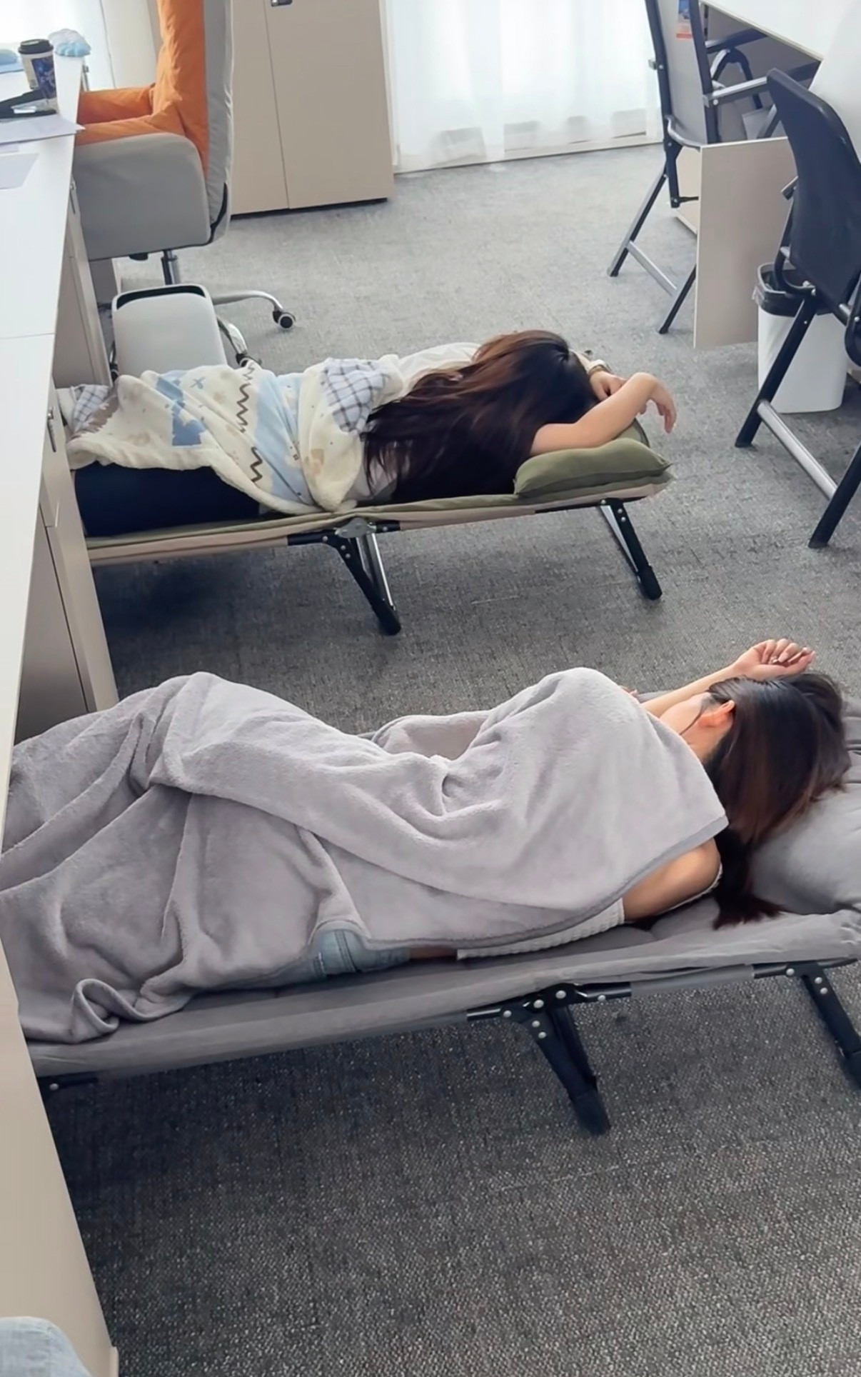 午睡超过这个时间，脑梗风险真的会上升：多项权威研究表明，午睡超过60分钟，中风风险明显上升，高血压人