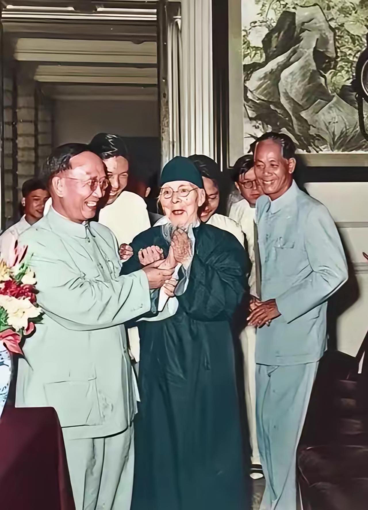 王铎：郭沫若与齐白石老人