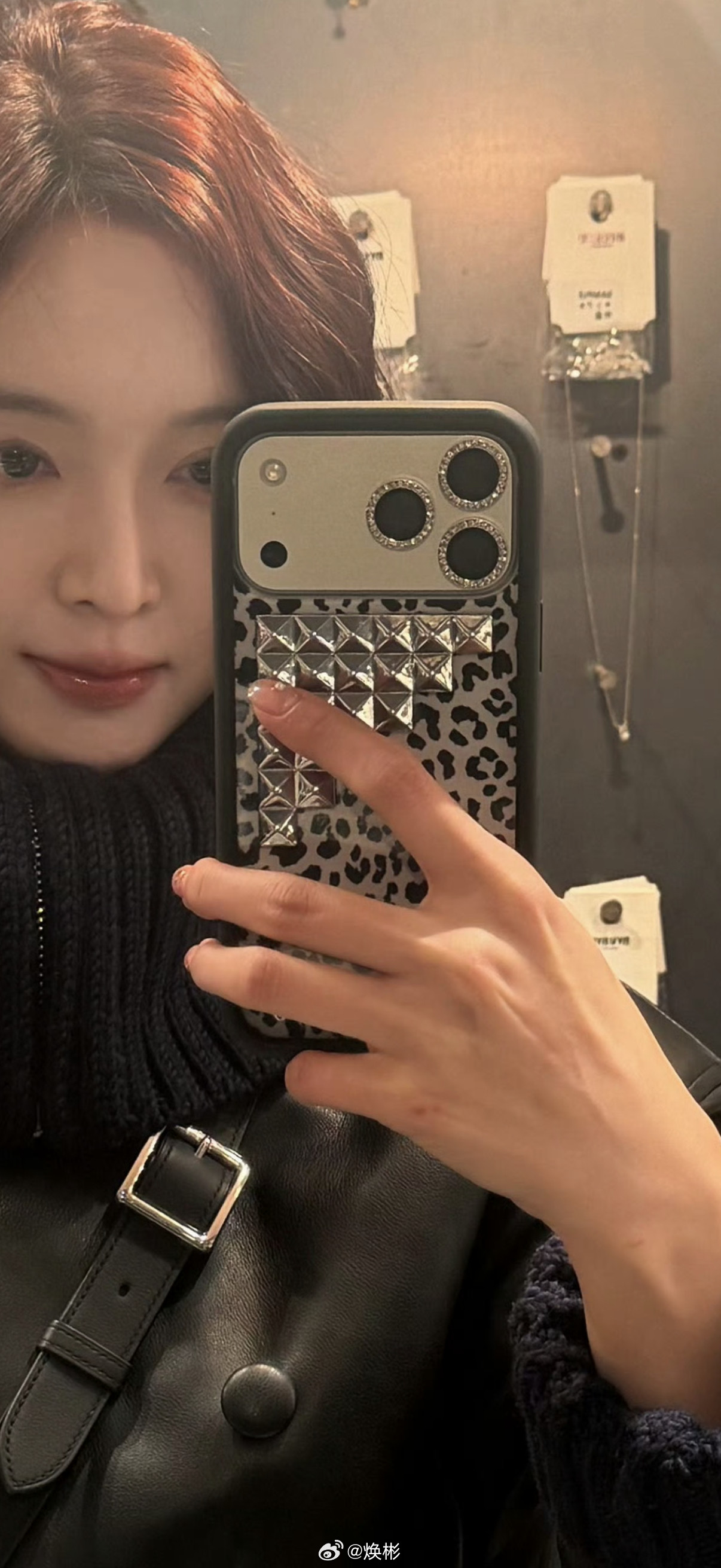 富人新标识：iPhone戴wf手机壳！