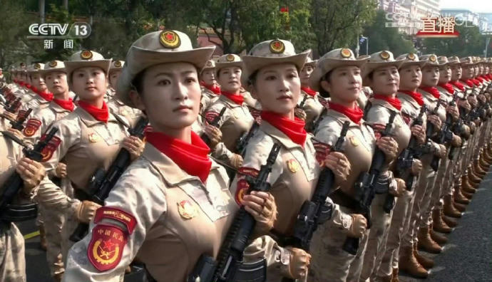 女民兵方队亮相太帅了！[点赞][点赞][点赞]​​​
