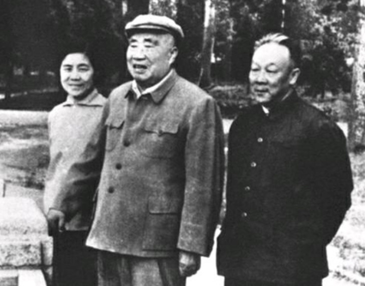 朱德与第一位妻子萧菊芳生过一个儿子，名叫朱琦，也是朱老总的唯一一个儿子。不过