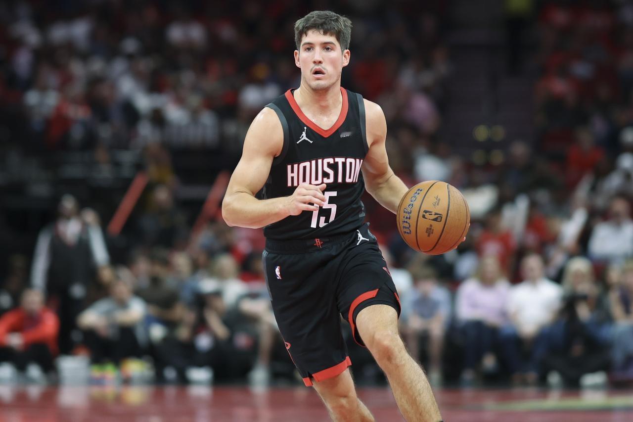 谢泼德球星相已经开始展露出来了！这场打勇士，如果不是谢泼德的发挥，火箭早就被勇