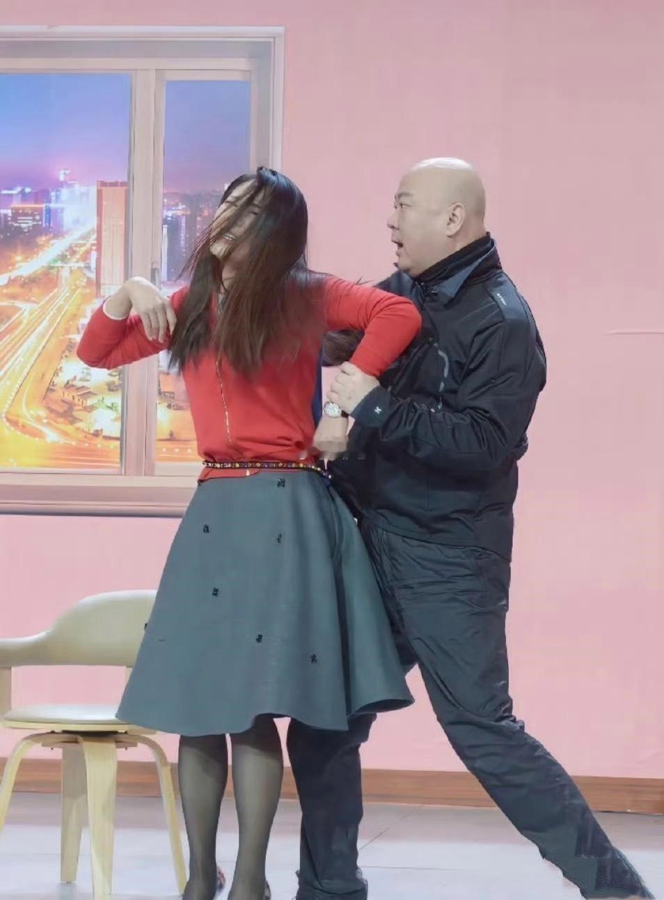 刘涛这袜子穿的还真不是一般人能穿出的感觉！​​​