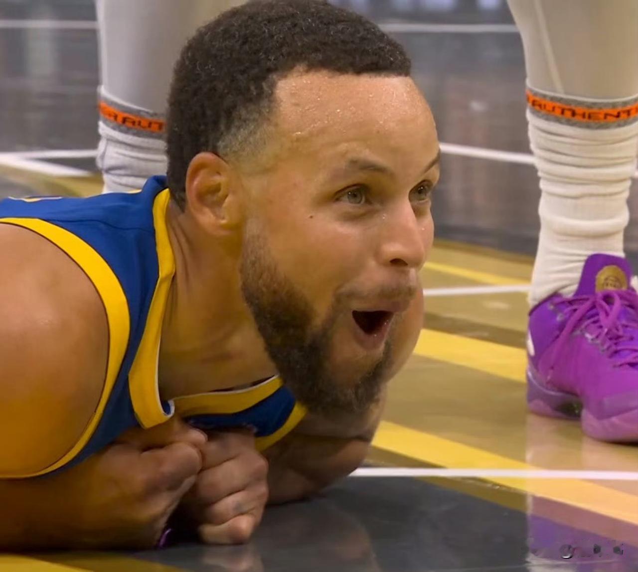 紧张了！科尔谈库里的关键罚球：“那个时候，我有点紧张，我不说谎，尽管他是库里