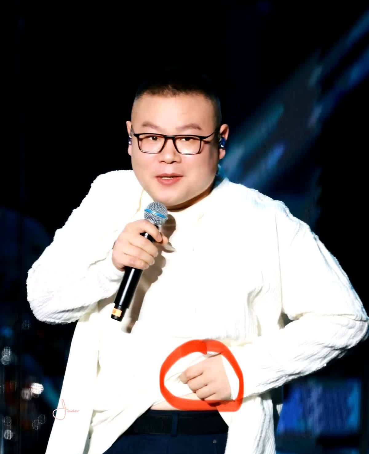 岳云鹏啊岳云鹏，你说你啊，开演唱会，我忍了，票价那么高，我也认了，可看到嘉宾名单
