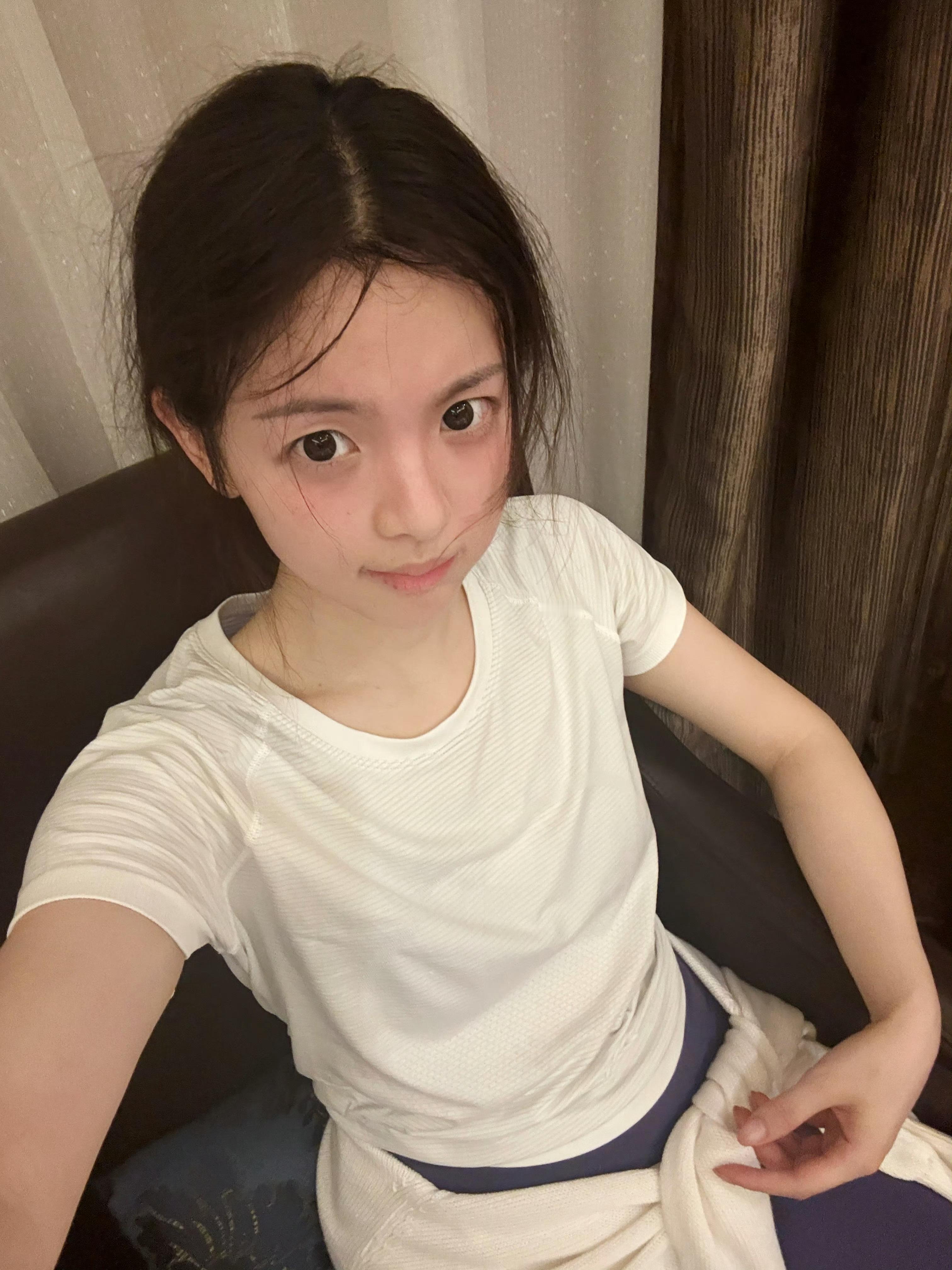 杨超越的素颜自拍​​​