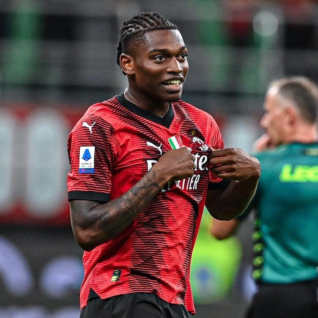 79球，莱奥破荒！米兰1比1平科莫，莱奥打进扳平的一球，帮助米兰拿到一分。这也