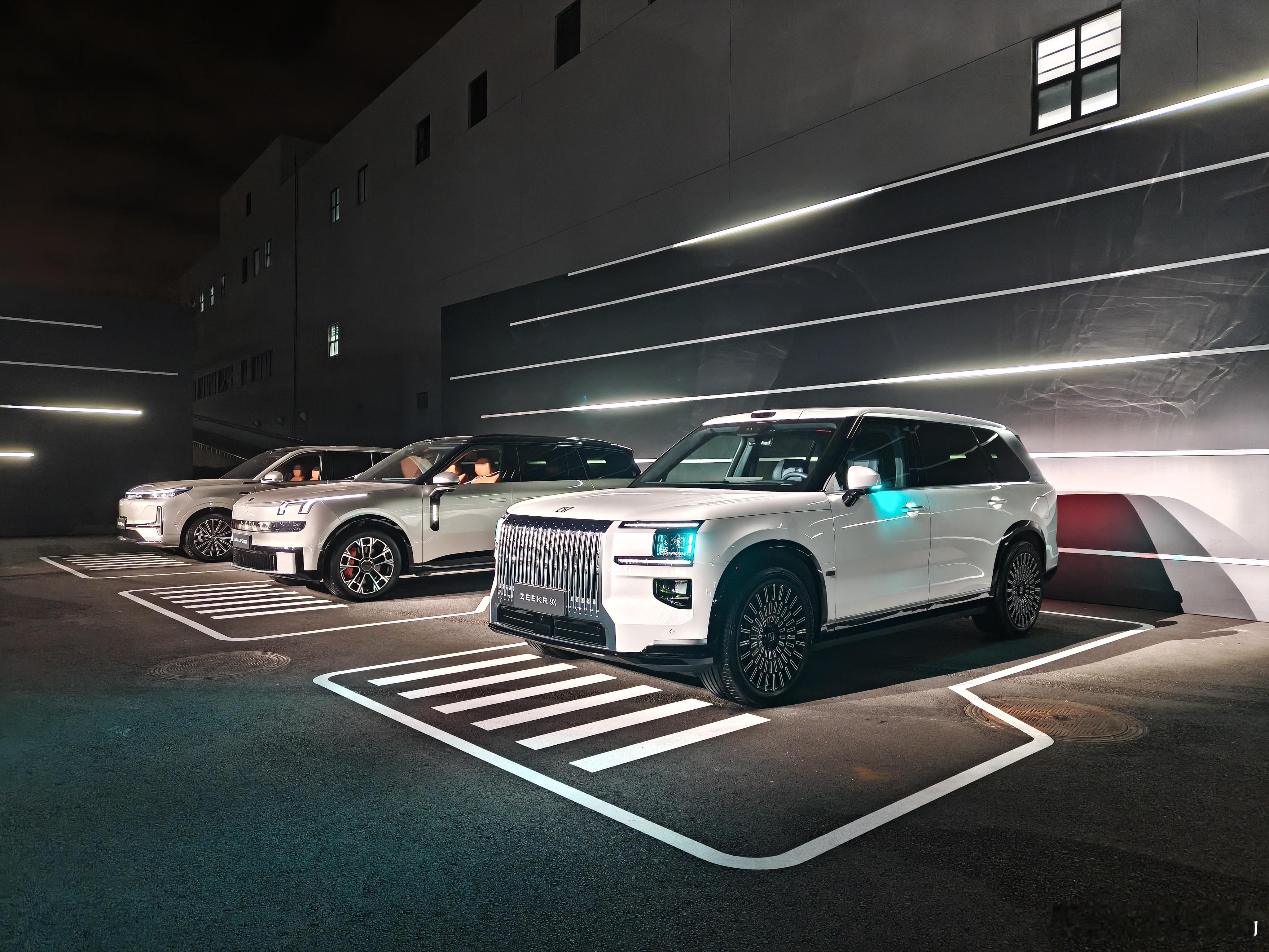 吉利家的三台9系旗舰：极氪9X、领克900、银河M9覆盖不同价位，却同样彰显旗舰