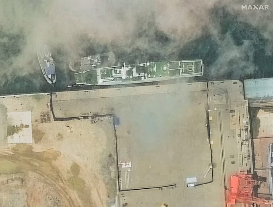 路透社：东大之前受损的海警船返回海南某地进行维修[并不简单]从高清卫星图上看并