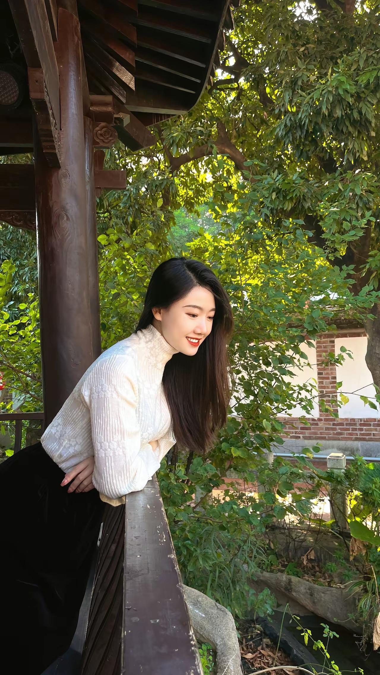 脱离繁忙的轻松自由，整个人状态超棒，景美人更有韵味。