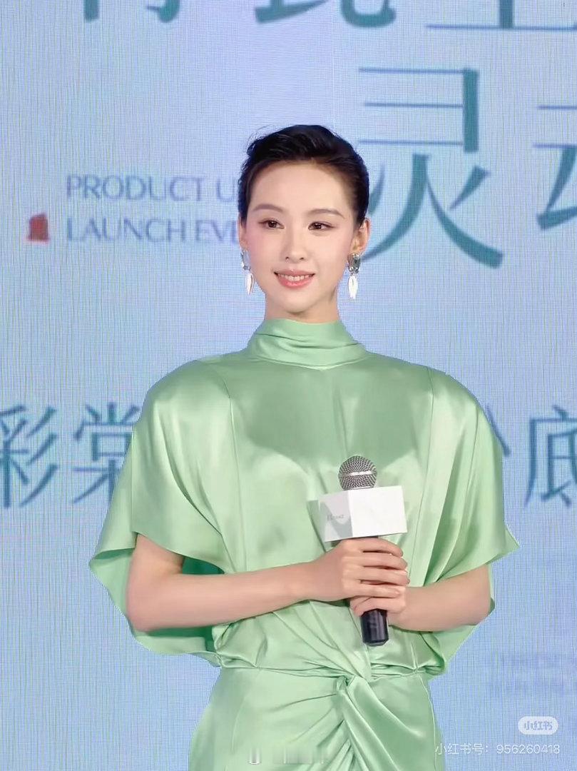 嘟嘟咋回事啊，感觉线下一次比一次不好看，以前不是可以千万赞吗