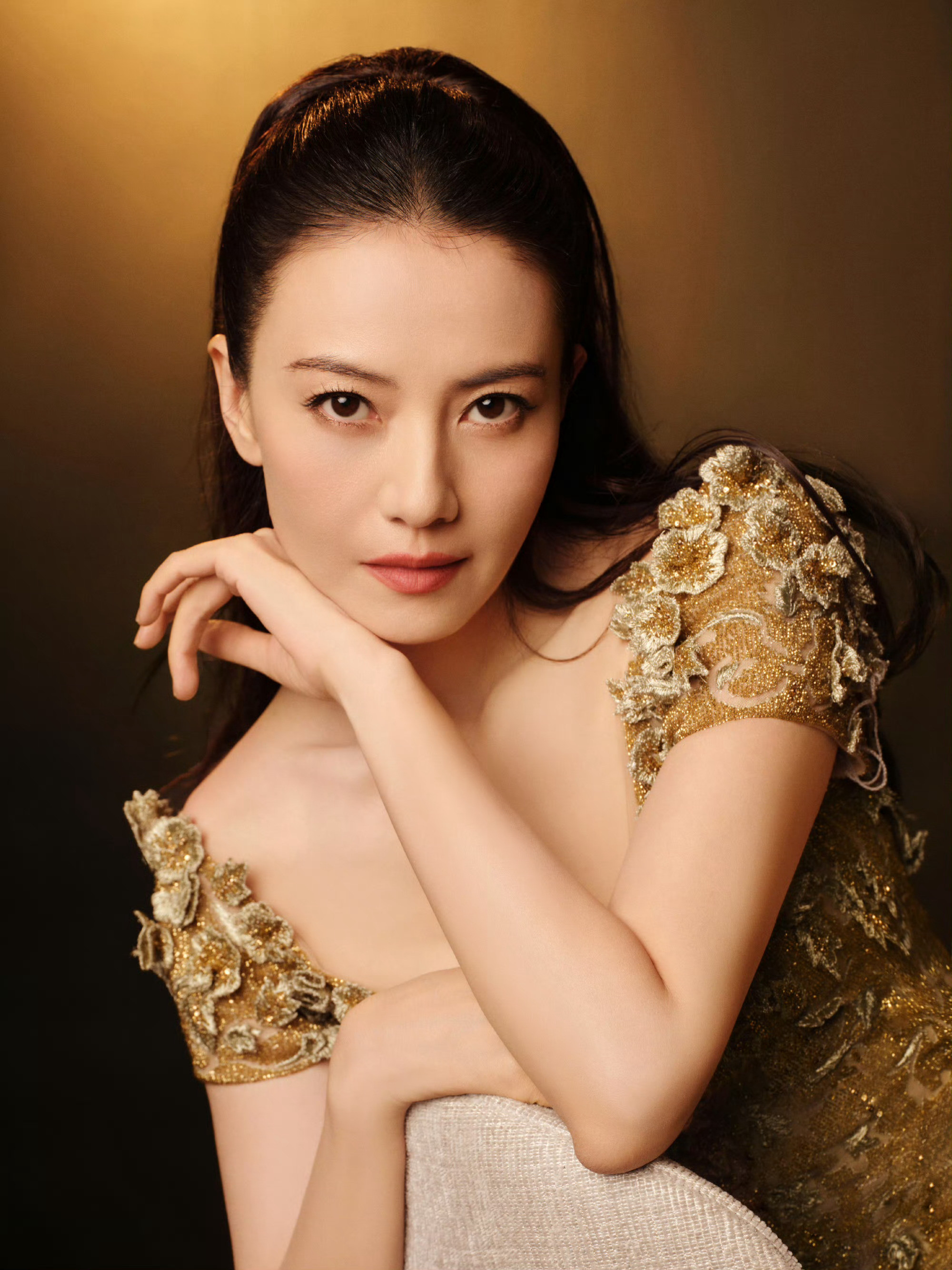 高圆圆好美的颅顶终于懂为什么说高圆圆是“国民女神”了——看这颅顶高度，搭配温柔卷