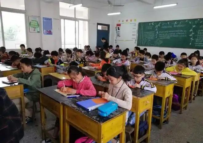 从教多年，我越来越觉得：1、学霸孩子不是教出来的，而是生出来的！那些学霸家长