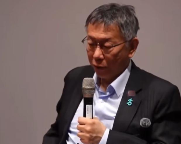 柯文哲最近的表现足以说明他就是个投机分子，他自己爆料说跟民进党党团总召柯建铭有私