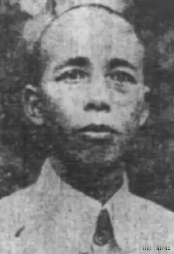 1955年，一名妇科医生在与人争执时，脱口而出：“我原来是红军军长，你拿什么和我