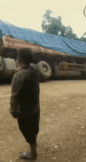 一辆车换回一条命，值了钱财都是身外之先，有时候得懂的取舍，视频中一