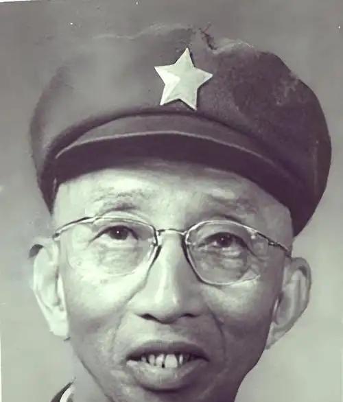 1955年新中国首次授衔时，曾发生过这样一幕：功勋卓著的山东兵团参谋长李迎希，在