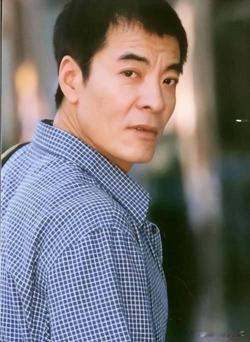 二十多年前，刘威用所有积蓄换来一张北京房产证，证上只写了何晴的名字，他想给何晴一