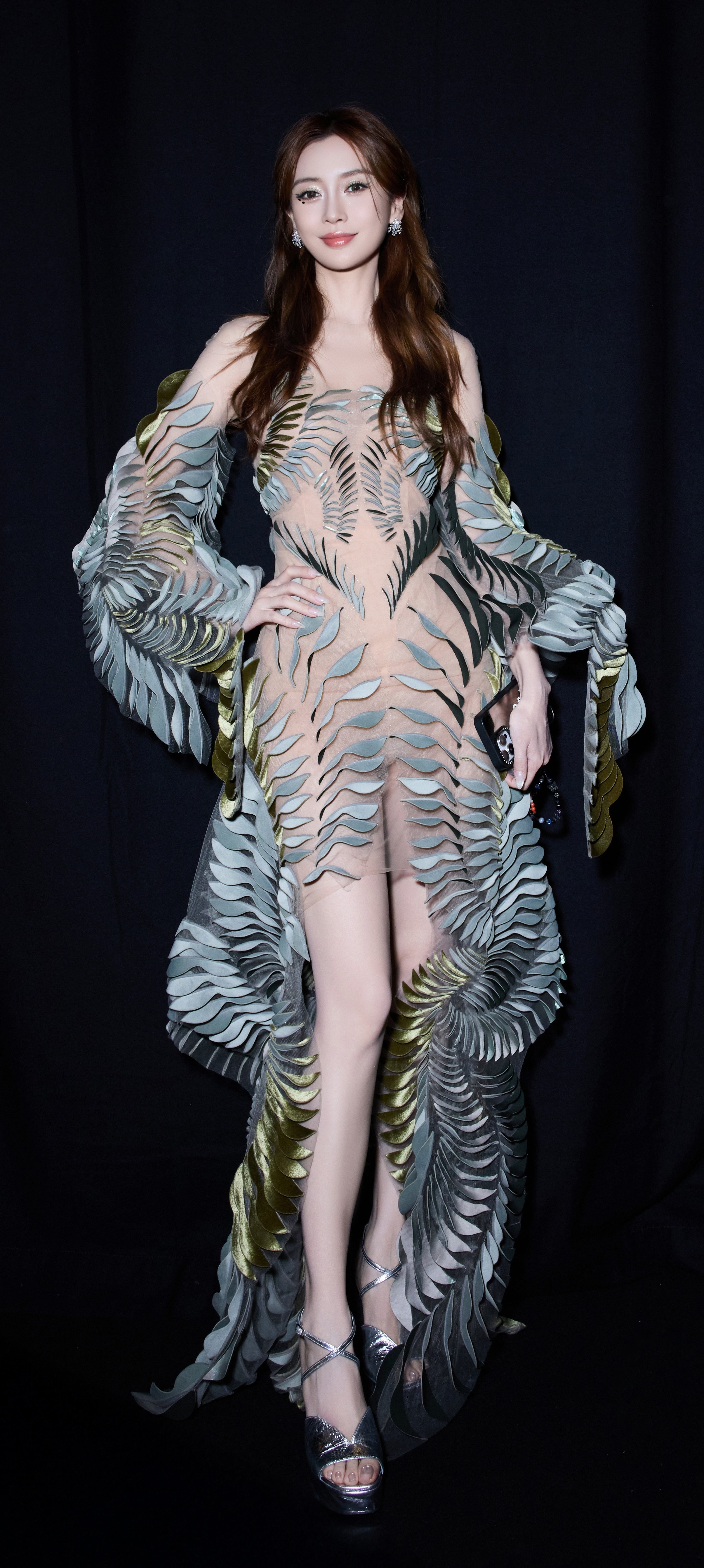 Angelababy，一组唯美巴黎时装周高定秀壁纸。杨颖angelababy