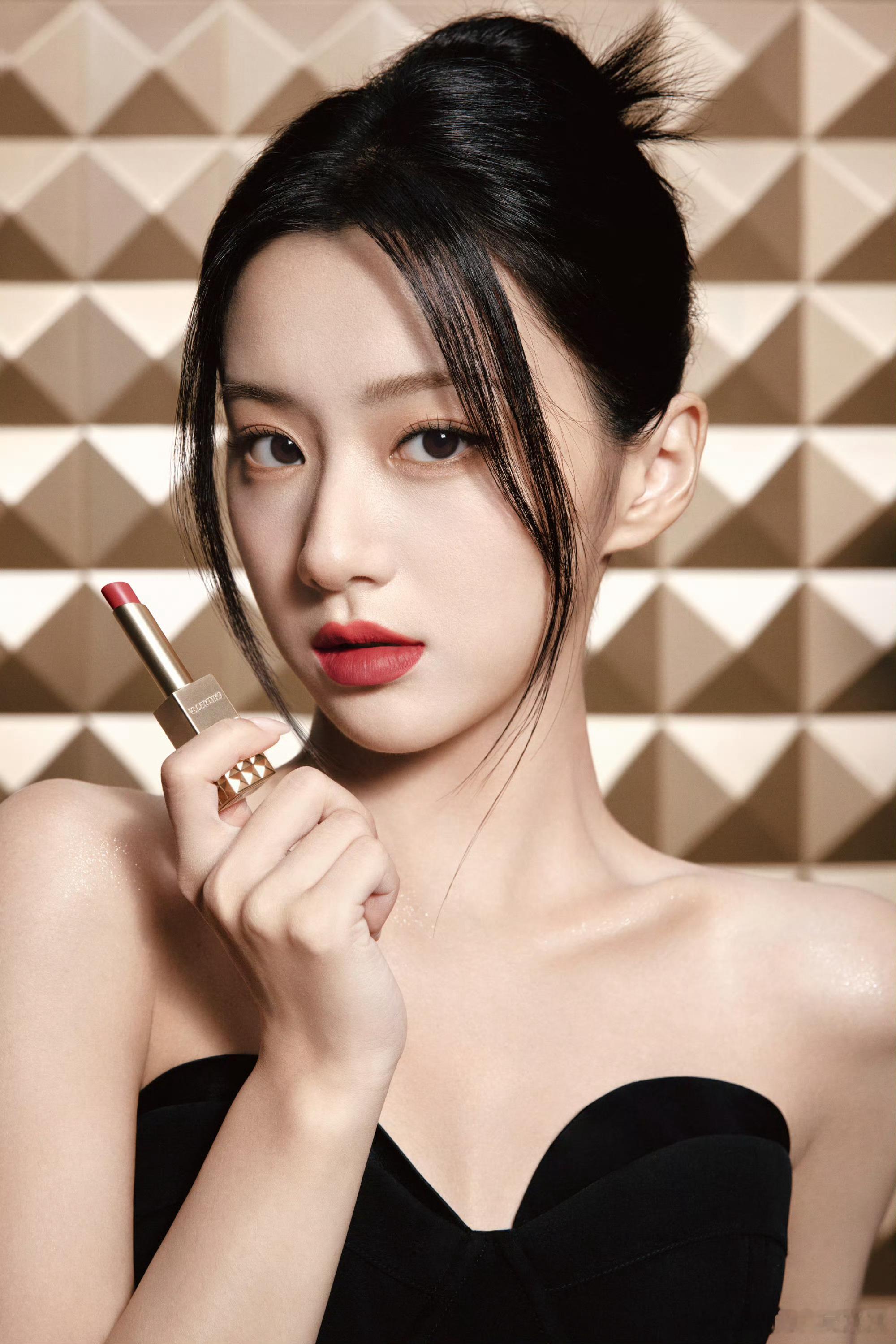 包上恩✘Valentino美妆💄​​​