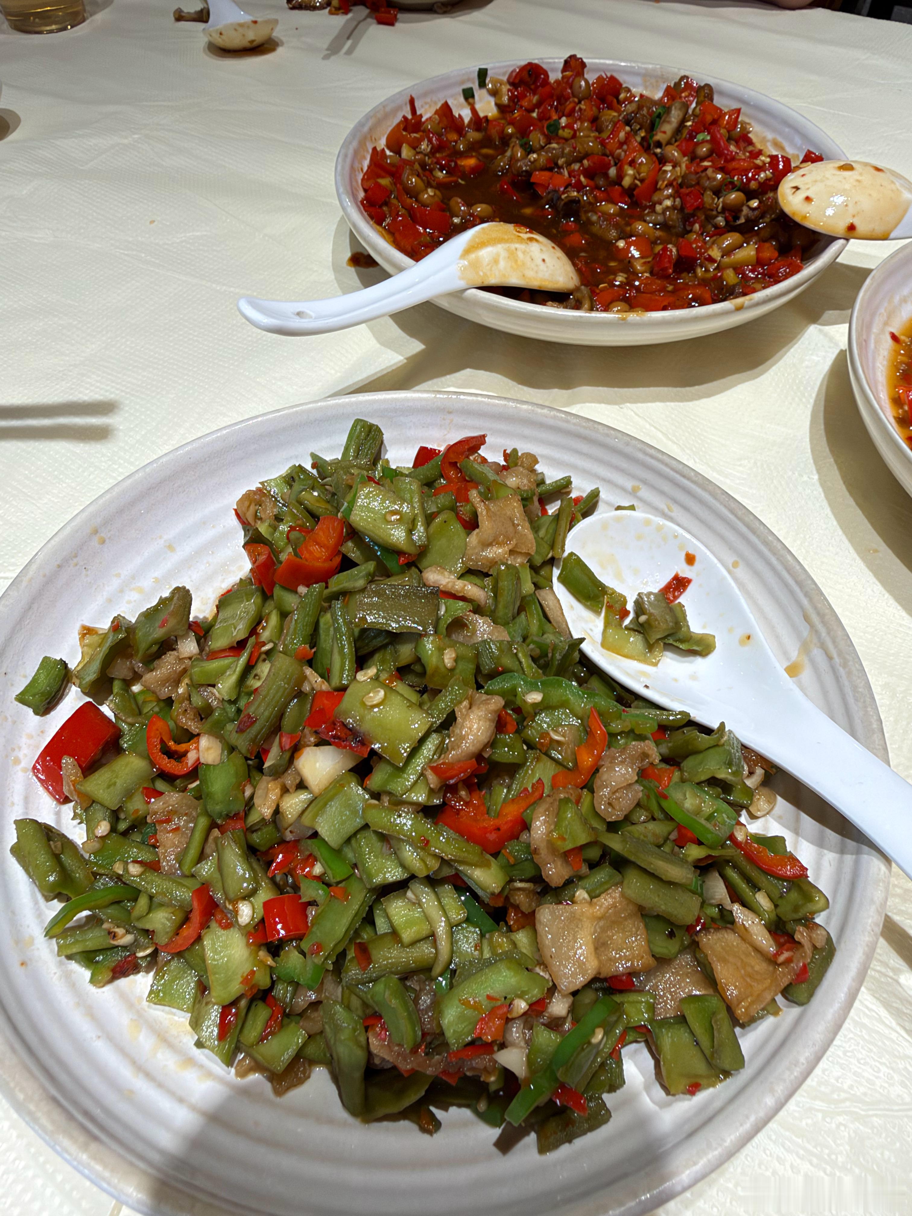 没次只要吃江西菜，米饭一定都要吃几碗，太下饭了[爱心]​​​