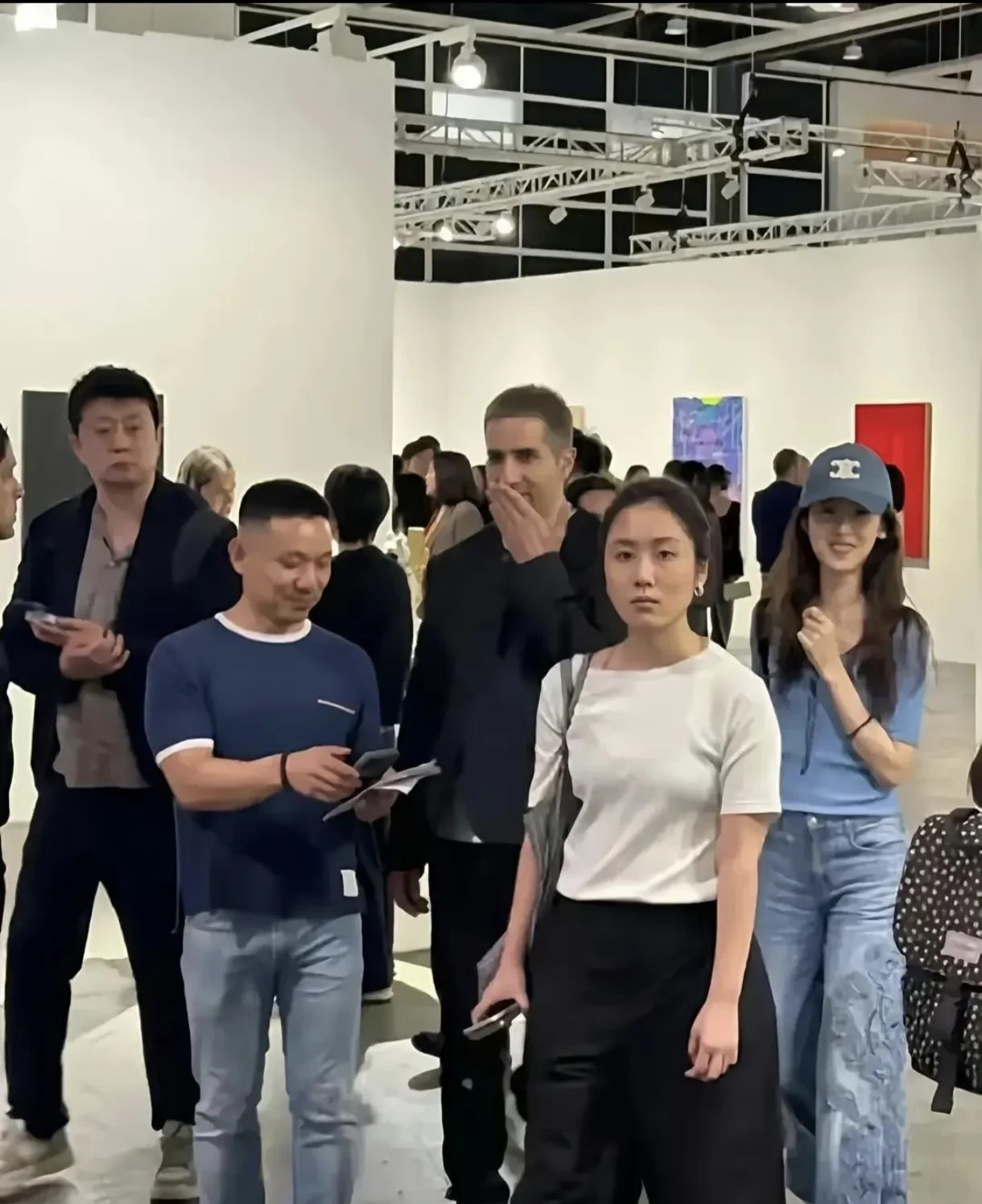原来刘强东老婆现实中长这样的