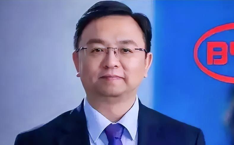 比亚迪未来最吓人的，根本不是什么五分钟补能、原地掉头这些花里胡哨的东西。这些