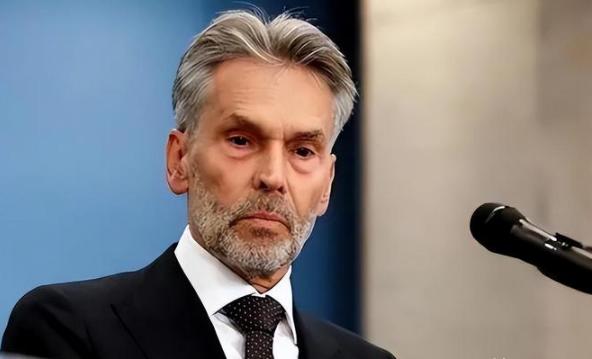 欧洲刚把中资芯片厂强制接管,中国反手就把仓库大门上锁,安世半导体惠州、上海两大基