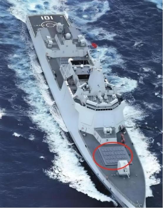 055配备200多枚导弹，假如海战爆发，导弹打完了该咋办？实不相瞒，055打完导