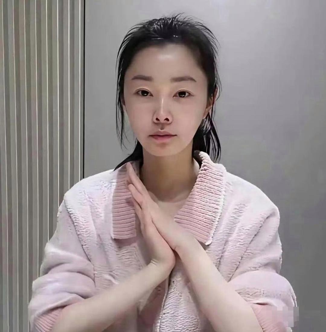 宋轶洗脸后大露素颜，鼻子竟然成了焦点！