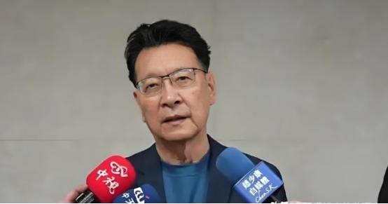 面对美国要抢走台湾一半芯片产业的勒索，赵少康，刚刚向大陆发出了质问：你们为什么不