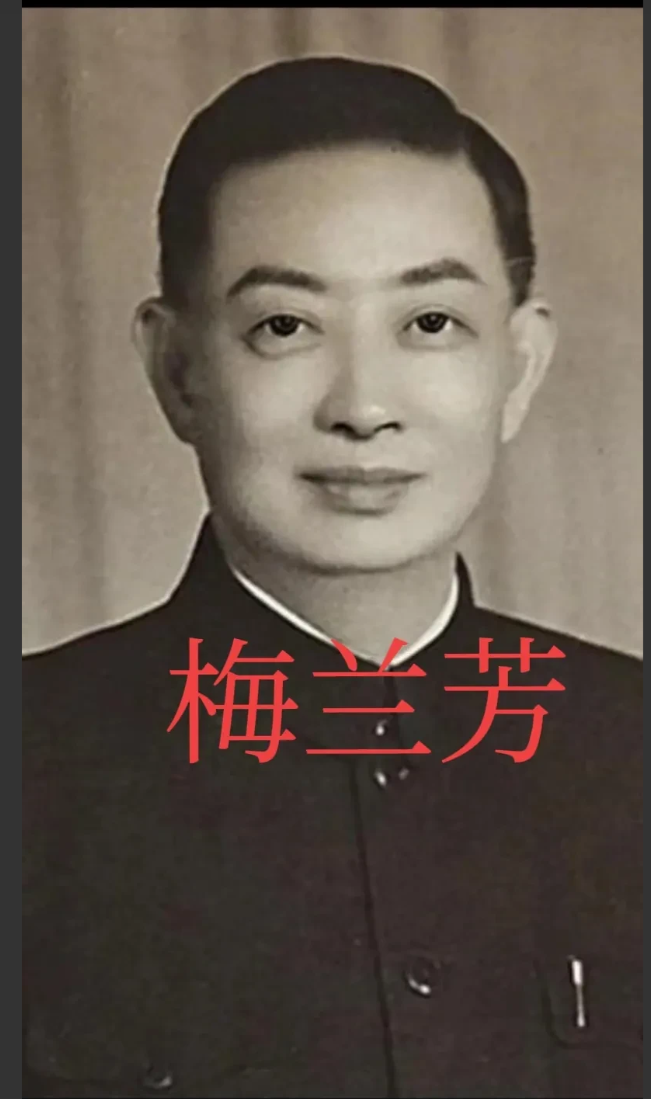 戏子在古代给权贵卖艺又卖身都是惯例，像梅兰芳都是被冯耿光，从堂子赎出来的，甚至不