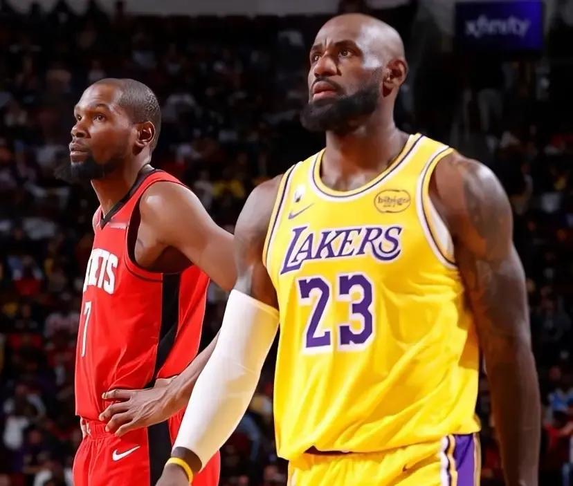 一觉醒来！NBA传来了2个不容错过的消息：第一，美媒统计了NBA历史球员生涯单场得分上双场次的占比：