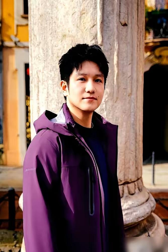 樊振东的1年冒险，结束了。​萨尔布吕肯俱乐部官宣：签下世界第三的雨果，下赛季生