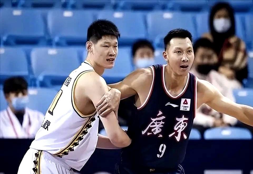 本来都以为胡金秋要去上海或者山西了，谁成想广东队居然在这个节骨眼上出来捡漏，这波