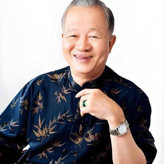曾仕强说：“当皇帝将50万军马交给大将军时，皇帝是100%信任大将军的；但是，当