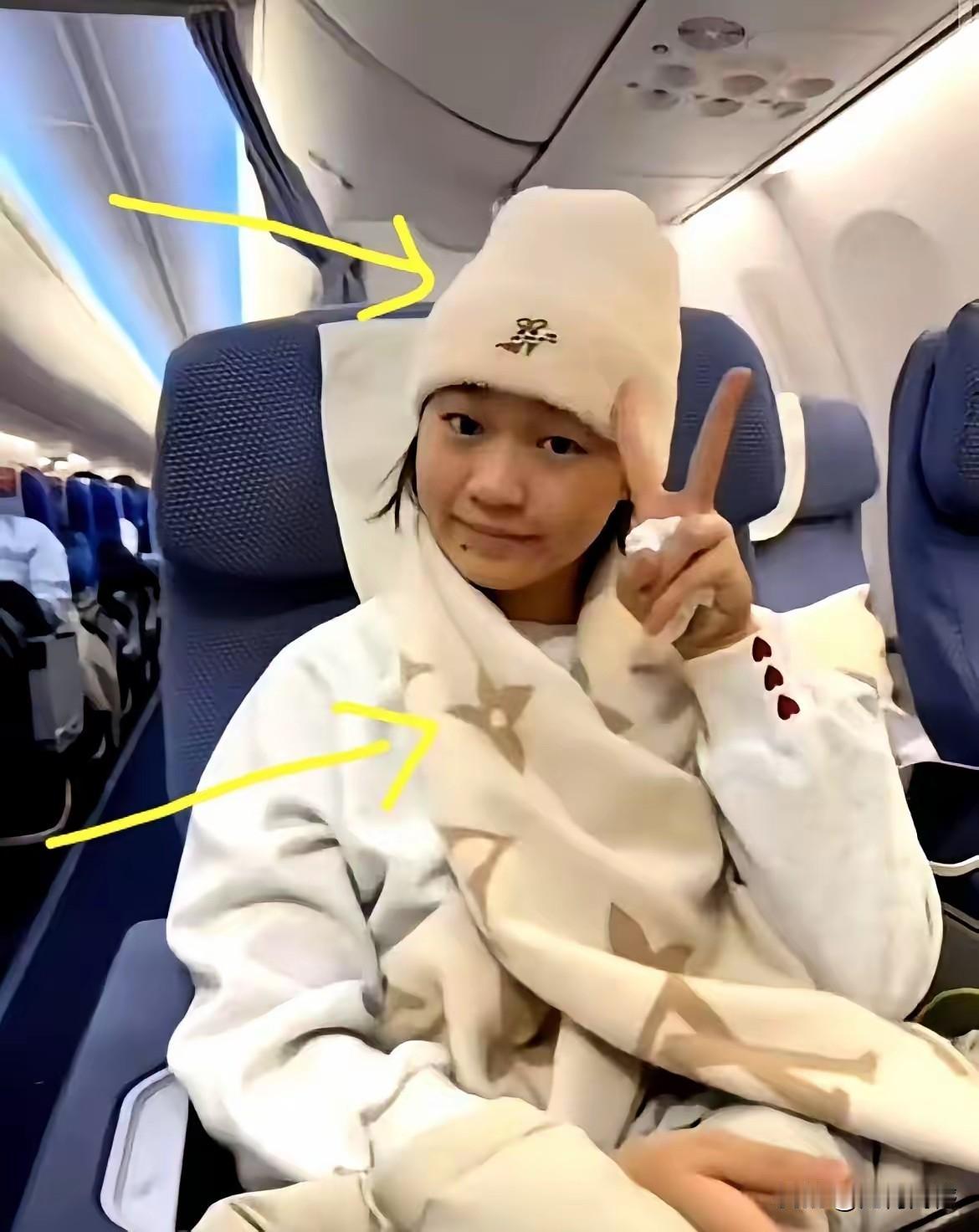 感觉全红婵突然就长大了，人也变得时尚起来，漂亮起来，这大概就是女大十八变，越变越