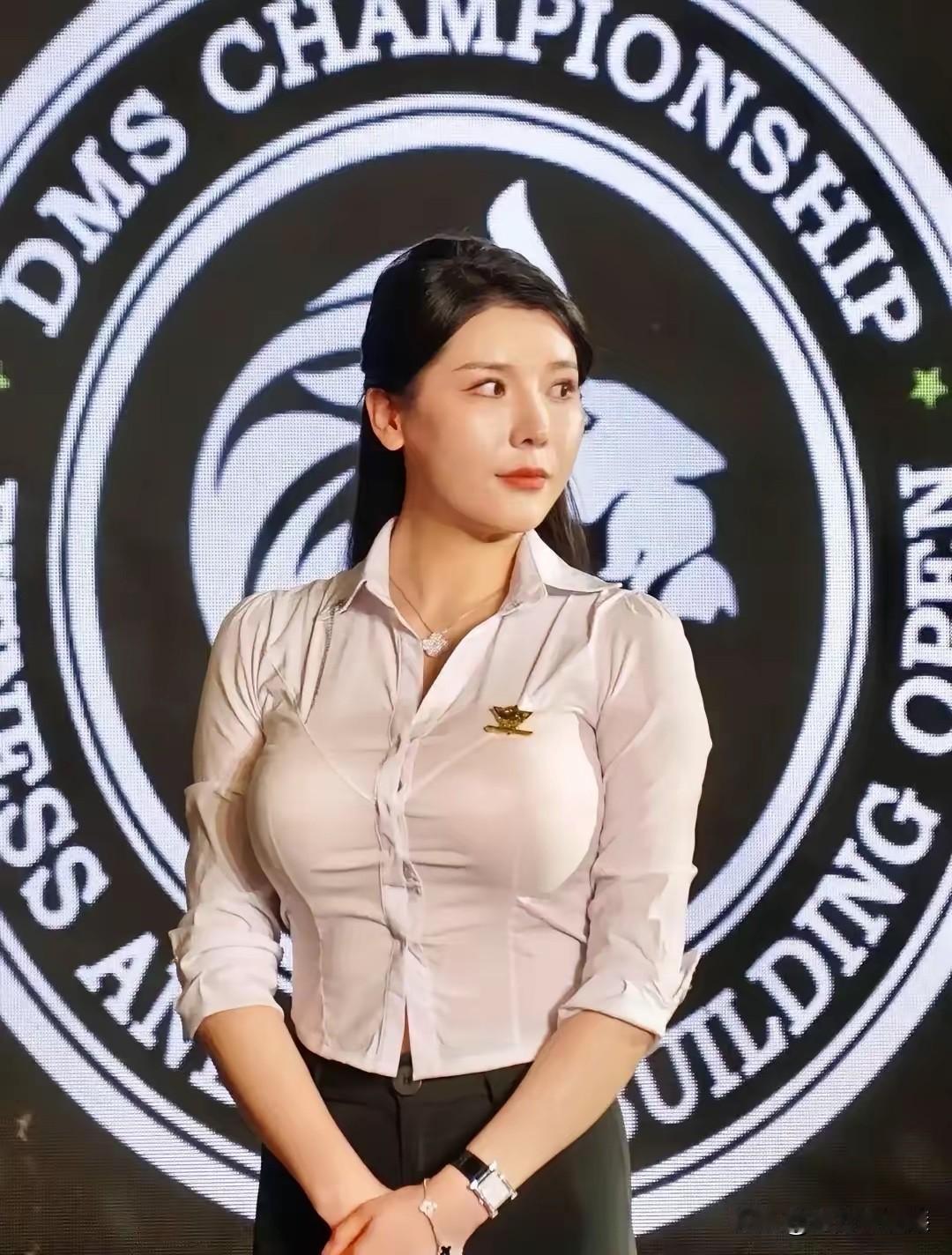 刘太阳绝对是那种身材改变命运的幸运女孩！可能大众还不熟悉刘太阳，但是她在健身圈