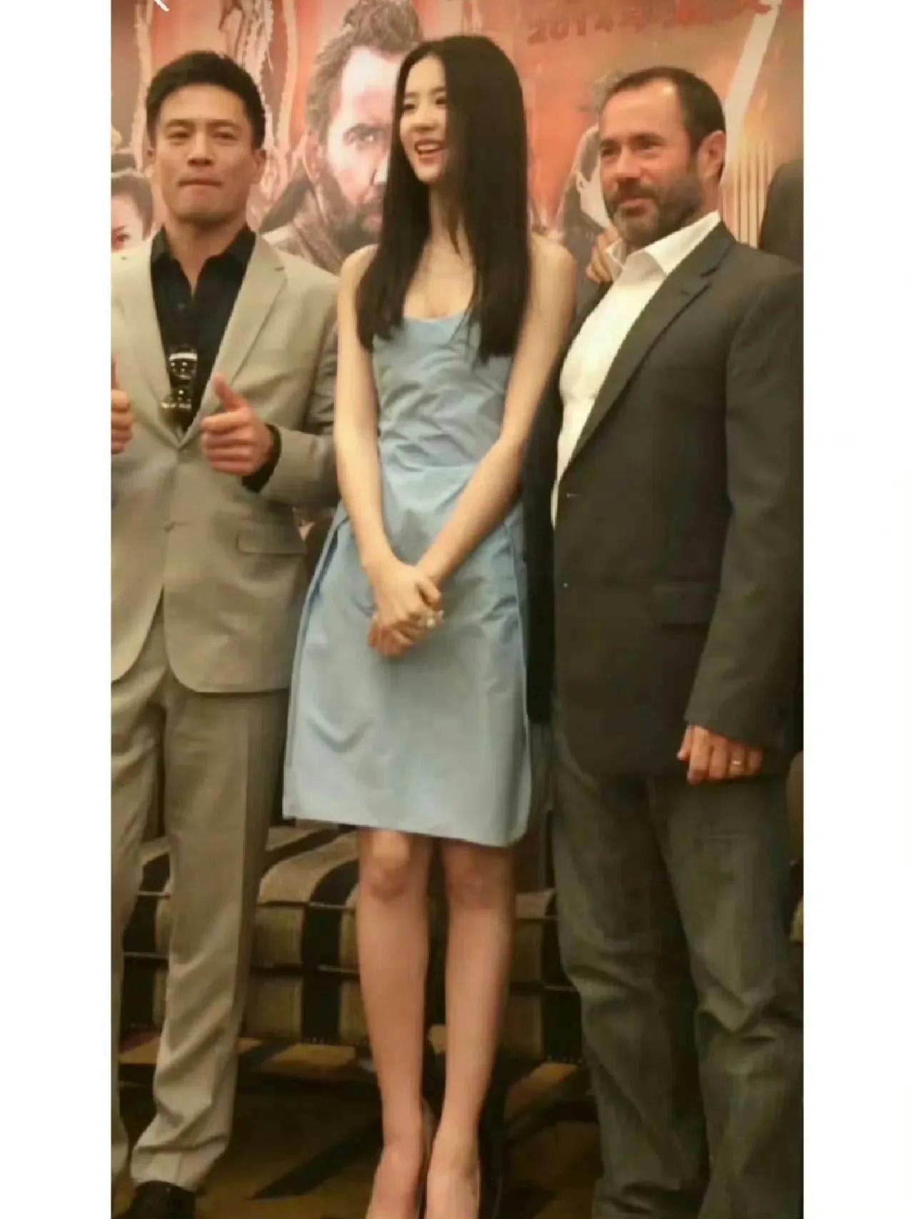 原来刘亦菲身高真有170cm呀，一直以为她也就是165左右呢。没想到个子这么高